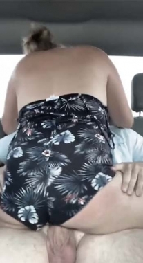 Amateur Couple Fucking In The Car